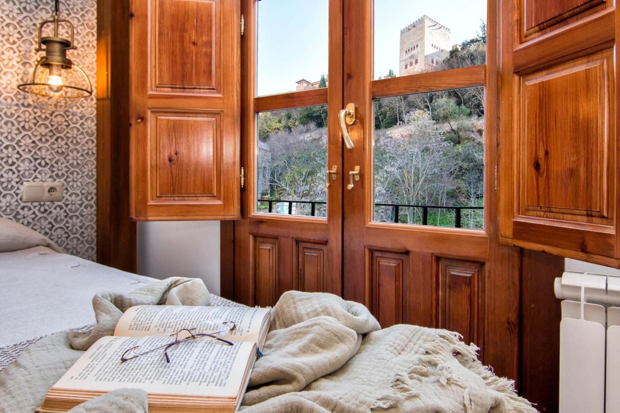 Luxury Alhambra Hideaway Apartment Granada Bagian luar foto